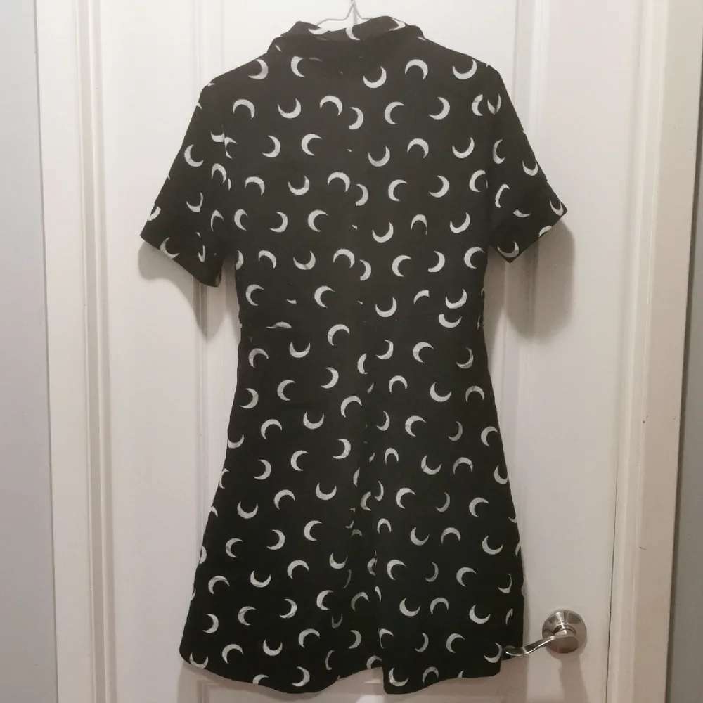 Stylish Black and White Mini Dress Cresent Moon, it has pockets. - Picture 3 of 7